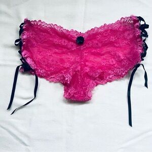 🌸 Frederick of Hollywood Hot Pink Floral Lace Panty